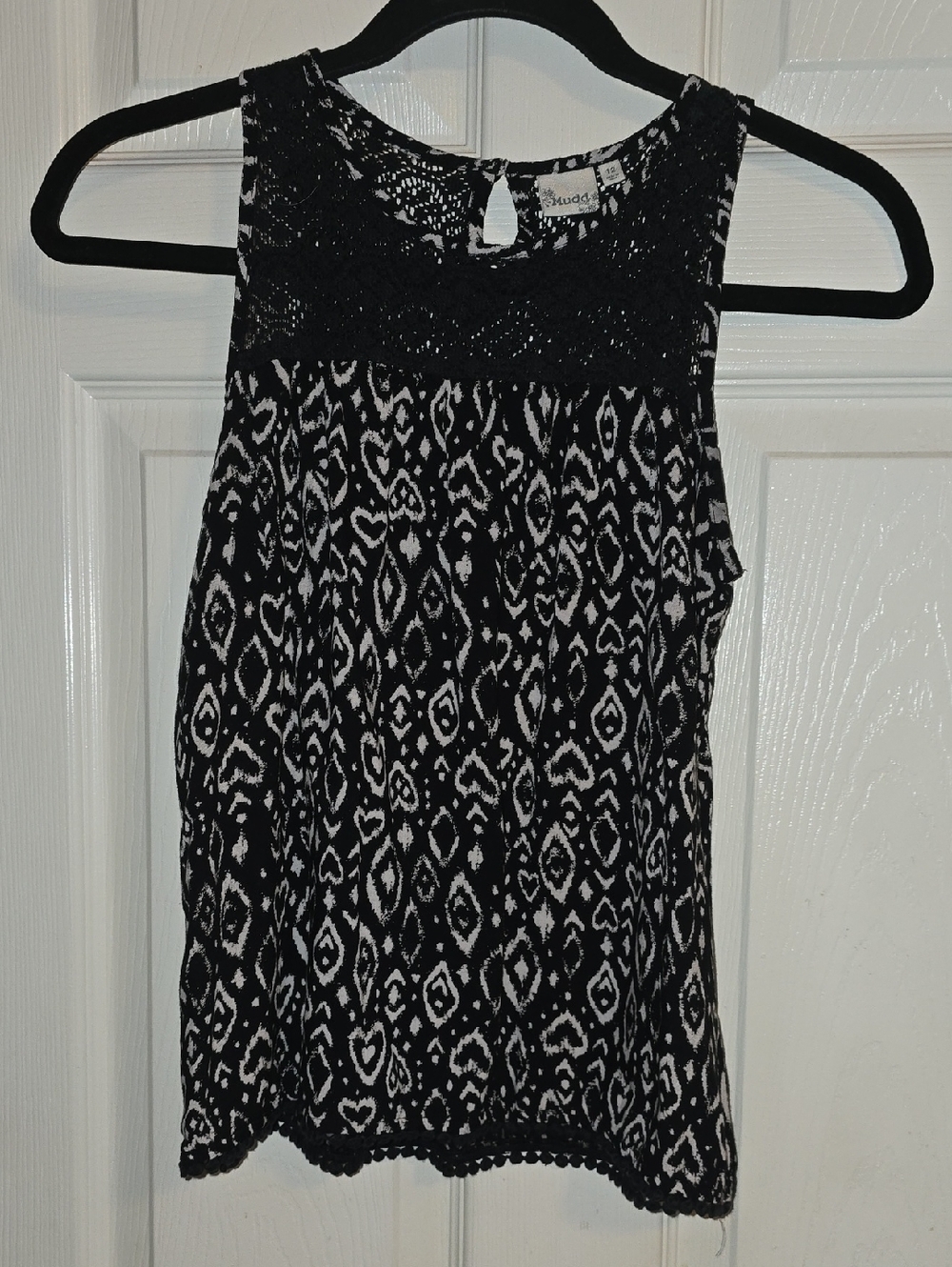 Women's Black & White Lace Yoke Camisole